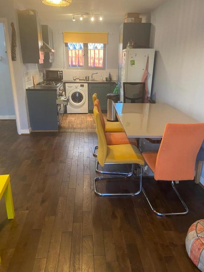 Spacious 1-Bed Flat In North Kensington Лондон Экстерьер фото